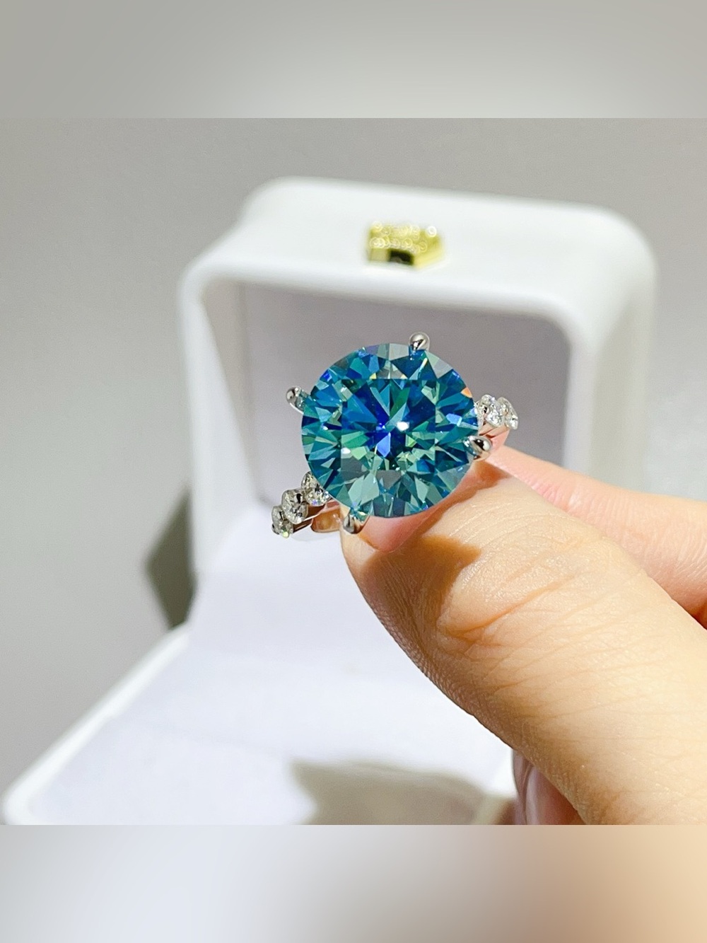 10 Carat 925 Sterling Silver Moissanite Ring